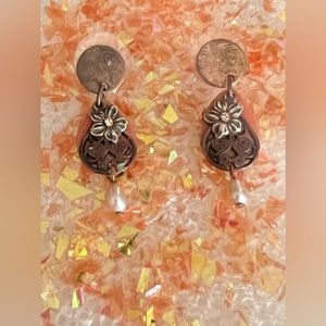 Women’s earrings